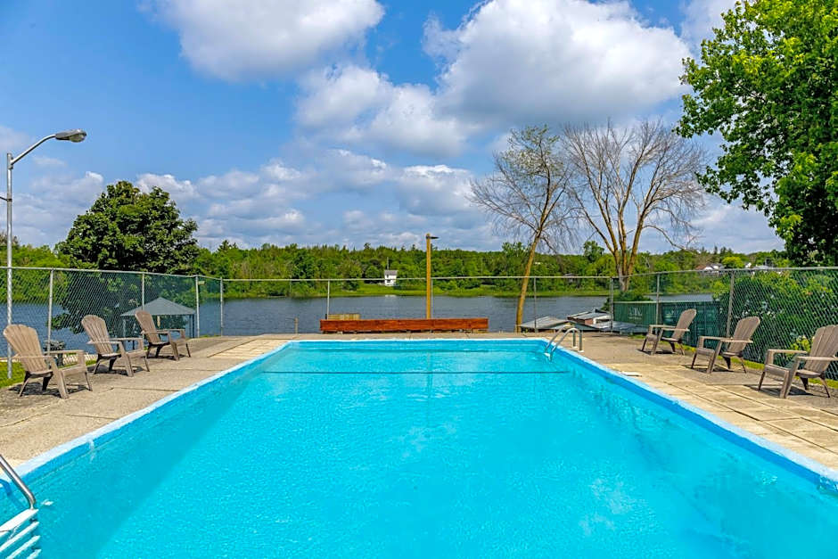 Motel 6 Campbellford, ON