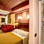 Aurelius Art Gallery Hotel