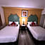 Howard Johnson by Wyndham Bakersfield