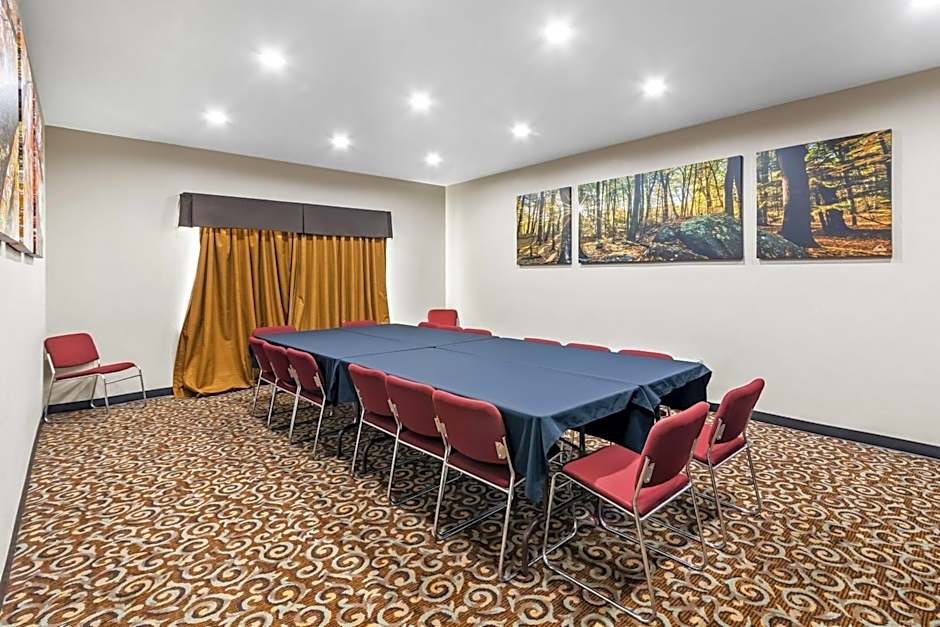 Days Inn by Wyndham Rockdale Texas