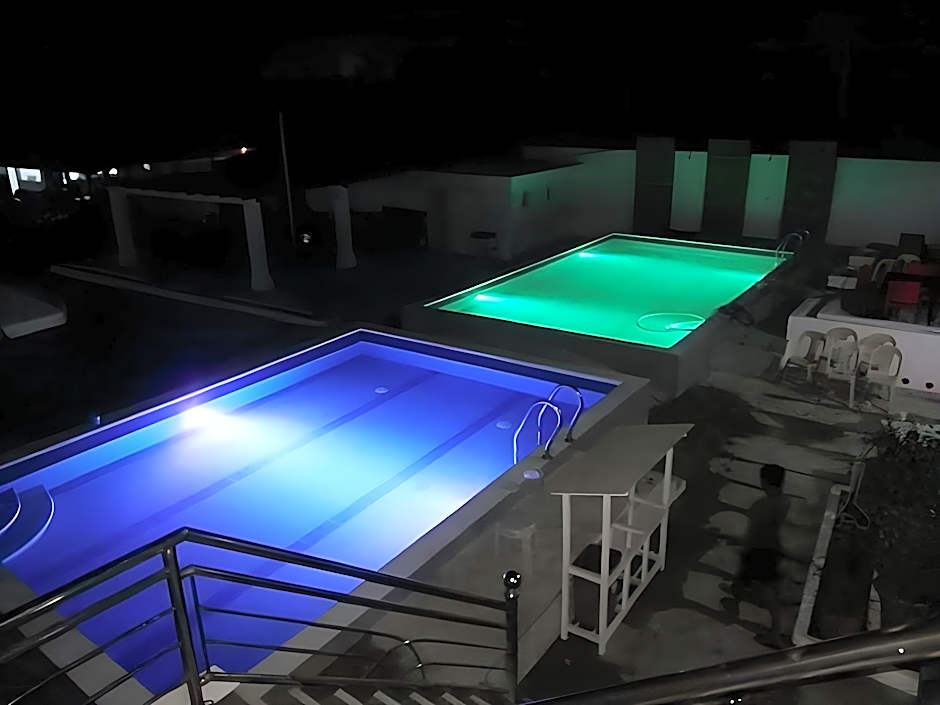 Palm Grove Saud Holiday Complex Hotel