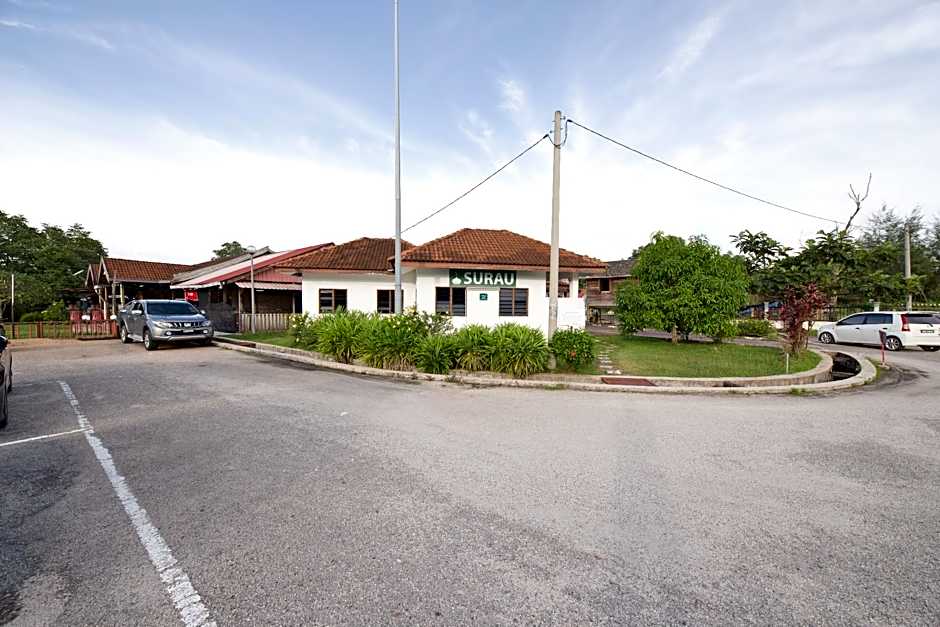 OYO 90908 Noor Arfa River Chalet