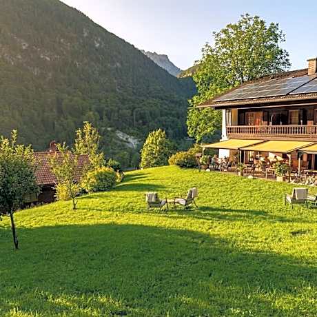 Hotel & Chalets Lampllehen