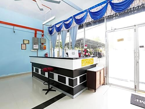 SPOT ON 89778 Aisy Hotel