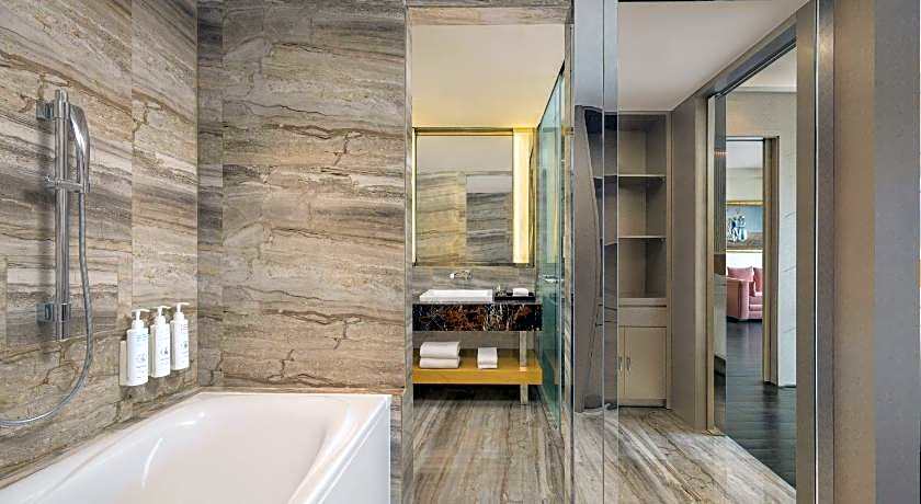 Renaissance by Marriott Lucknow Hotel