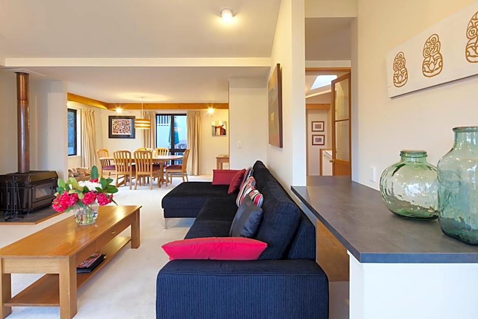 Spinnaker Bay Apartments