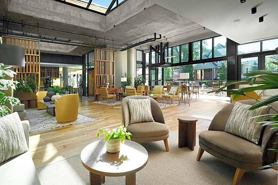 Moxy Boulder University