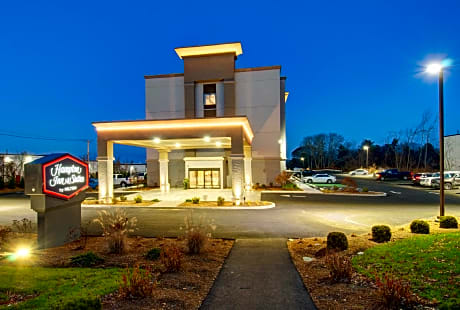 Hampton Inn & Suites Boston/Stoughton