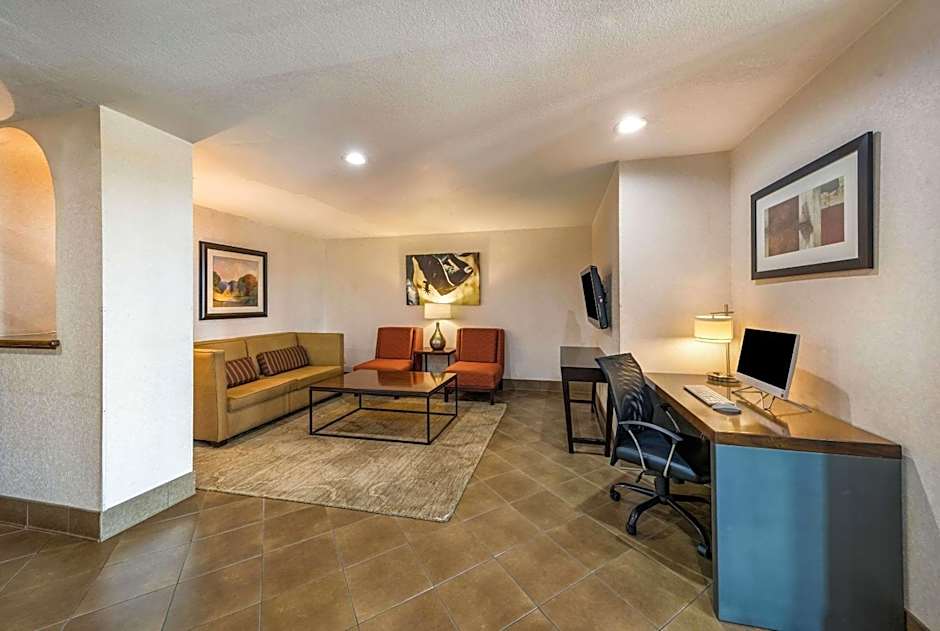 Quality Inn & Suites Garland