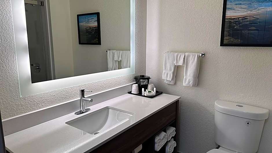 La Quinta Inn & Suites by Wyndham Milwaukee South West New Berlin