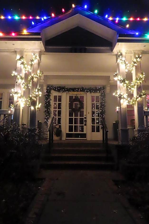 Terraluna Inn