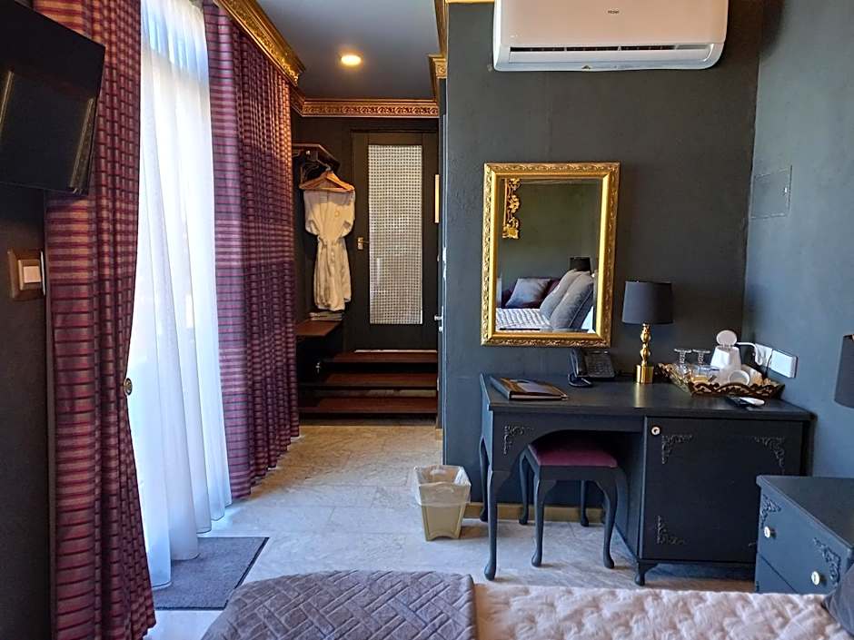 Julina Boutique Living