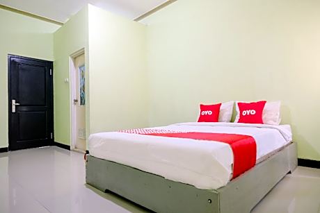 Deluxe Double Room for 2 Adults and 1 Child