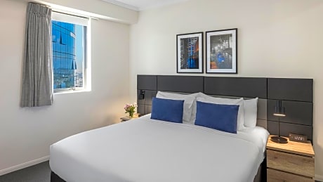 Executive One-Bedroom Apartment - No Housekeeping