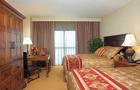 standard room with 2 queen beds