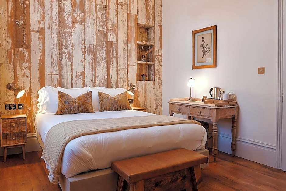 The Black Lion Pub & Boutique Guesthouse