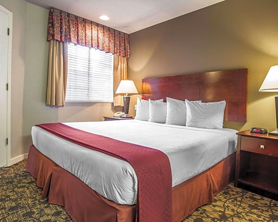 Quality Suites Atlanta Buckhead Village North