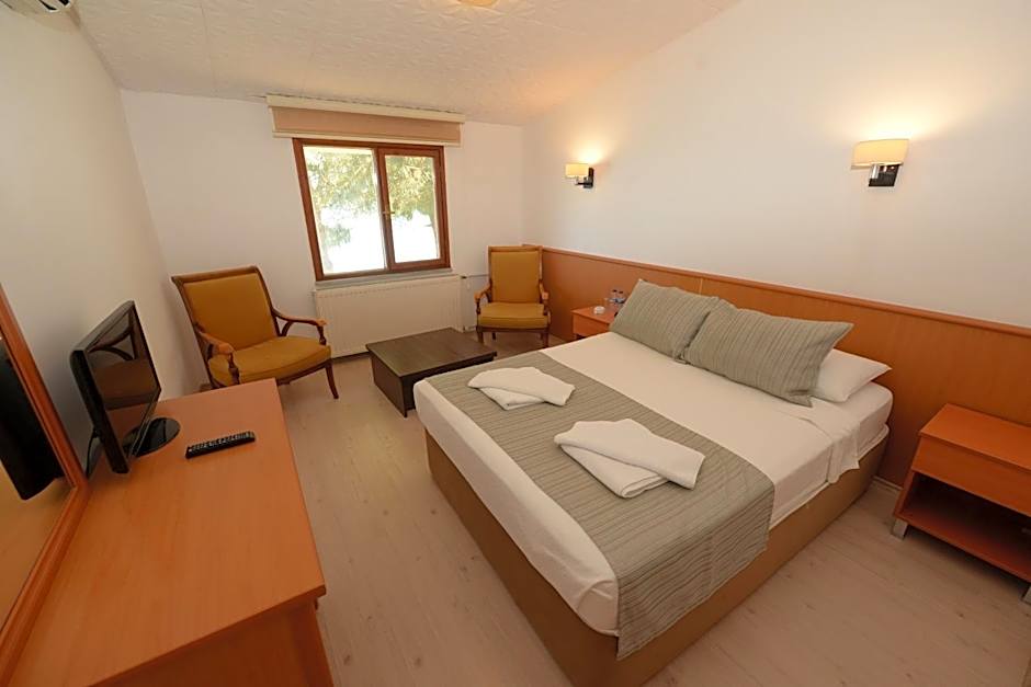 Photo 1 of 11 of Single Room