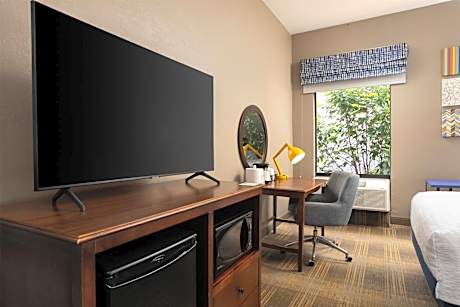 Room with Two Queen Beds - Non-Smoking