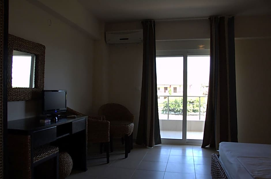 Hotel Sarti Beach