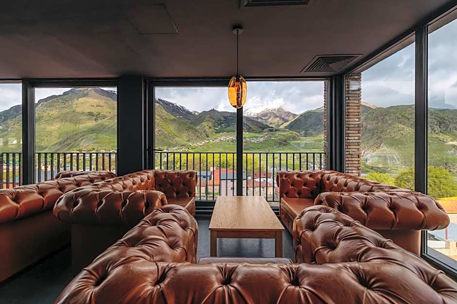 Hotel Memoir Kazbegi by DNT Group