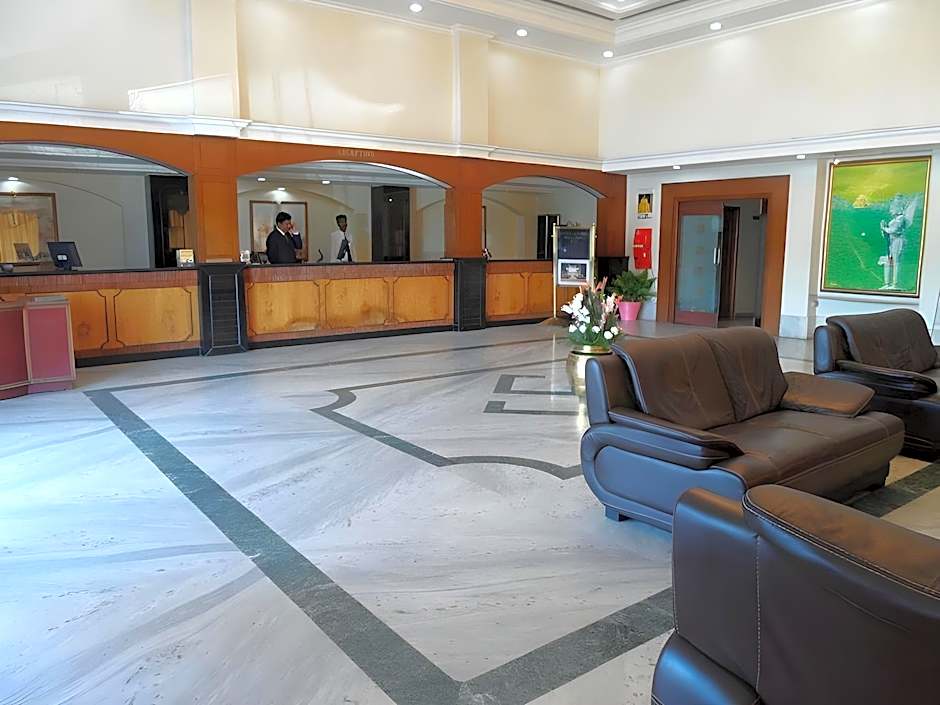 Hotel PLR Grand