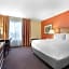 Holiday Inn Express Chicago-Downers Grove