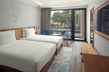 Pine Room / Park View, Guest Room, 2 Double, Balcony