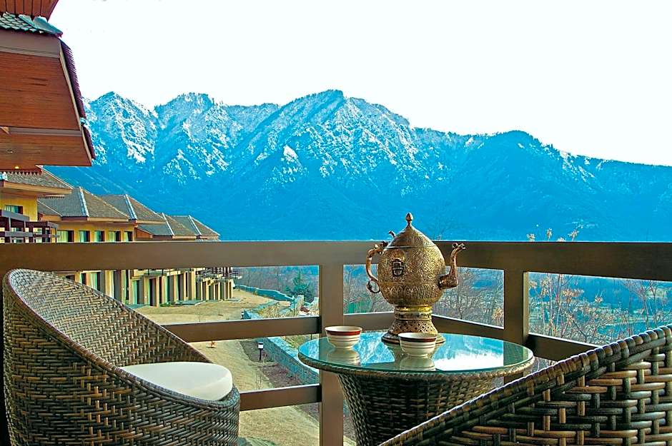 Taj Dal View, Srinagar
