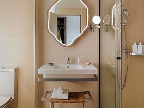 General Admission Room