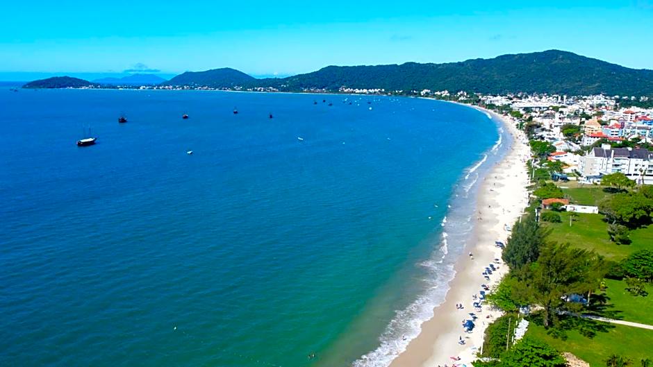 Regina Del Mare Residence Apartamentos completos para até 05 pessoas a 50 metros da praia