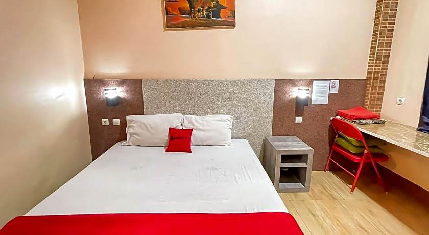 RedDoorz Syariah near Mall Of Serang