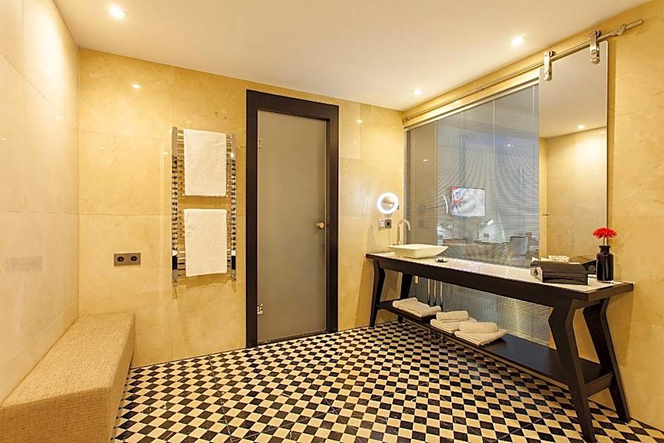 Quentin Boutique Hotel