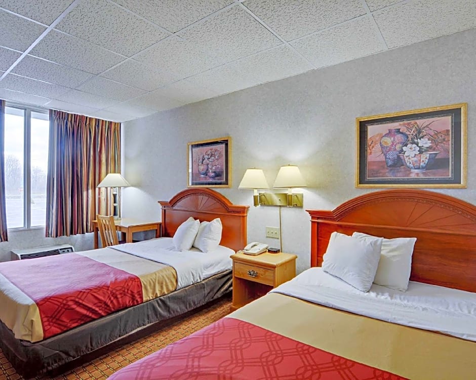 Econo Lodge Wytheville I-77 & I-81
