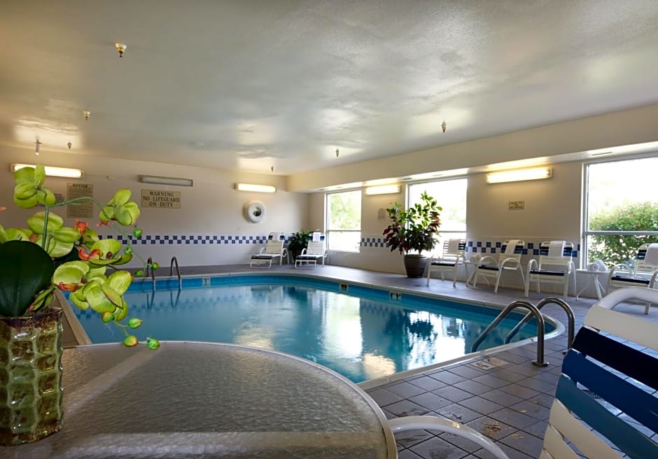 AmericInn by Wyndham Davenport