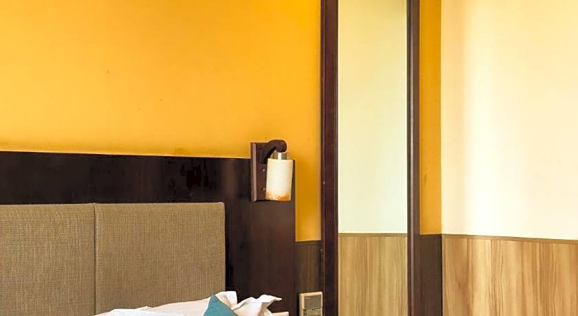 Hotel Royal Palm - A Budget Hotel in Udaipur