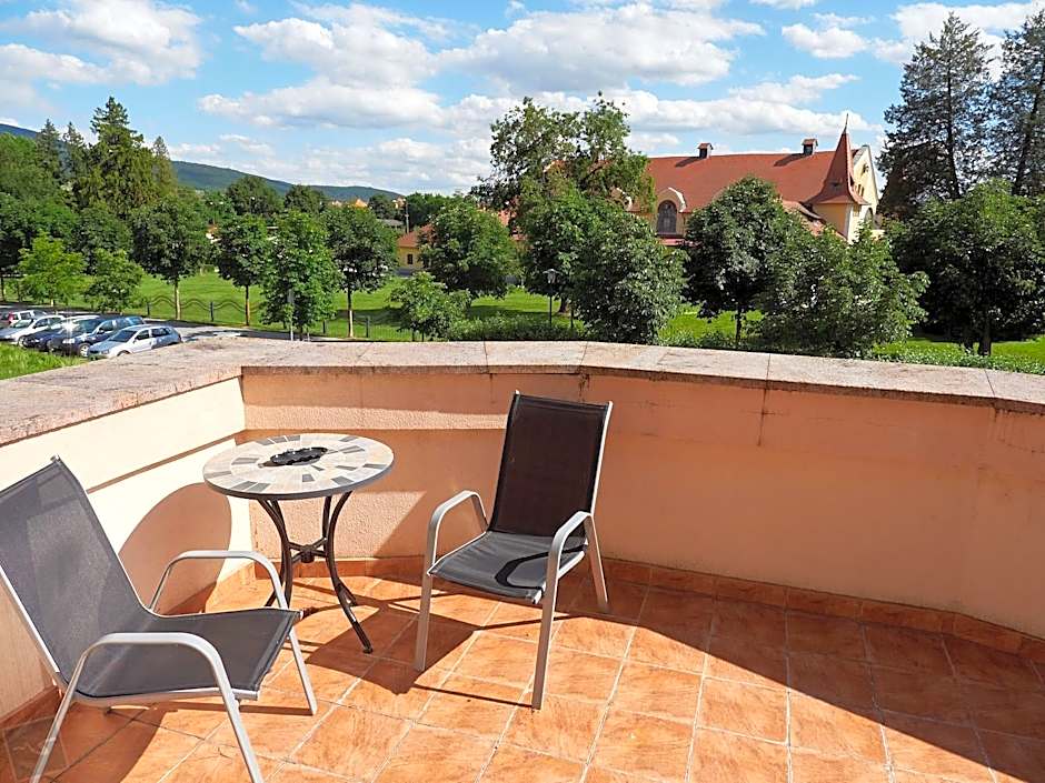 Hradná stráž Hotel&Apartments s privátnym wellness