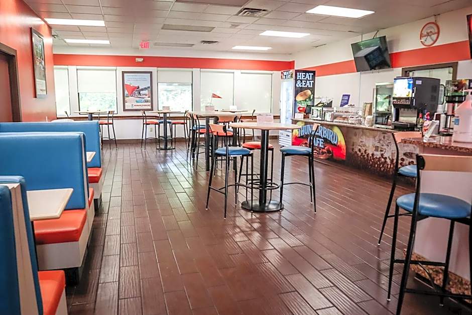 Howard Johnson by Wyndham Ocala FL