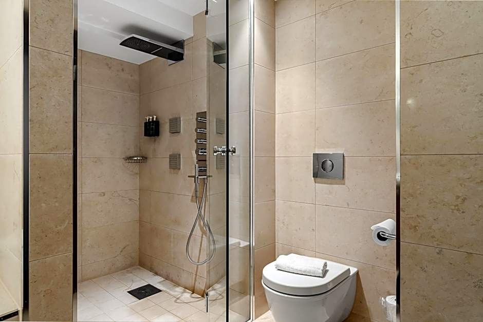 Clarion Hotel Admiral