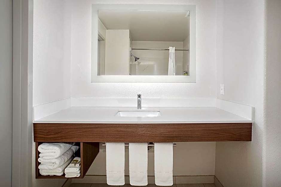 Holiday Inn Express & Suites Yosemite Park Area By IHG