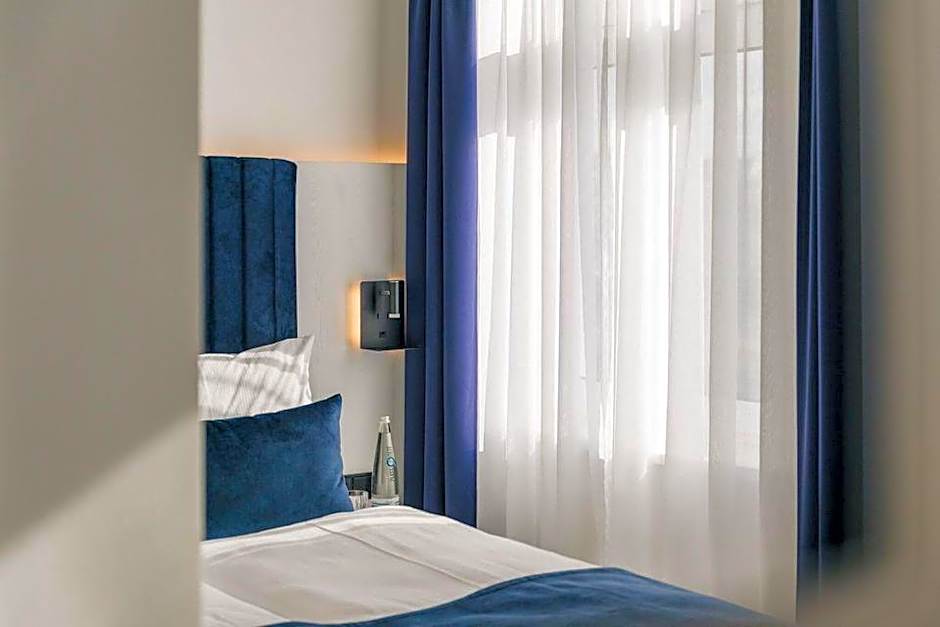 East Side Hotel