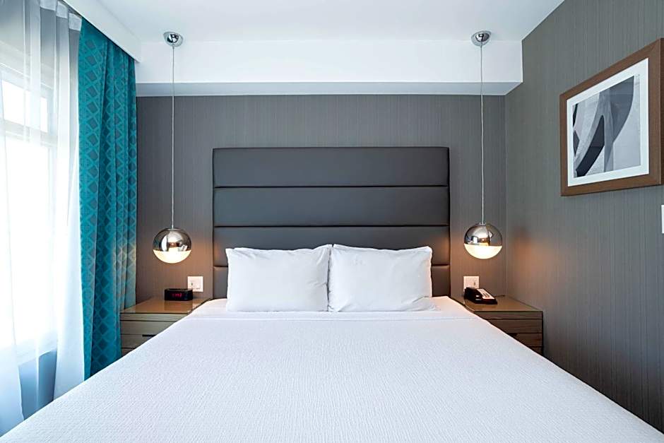 Sandman Signature Calgary Airport Hotel