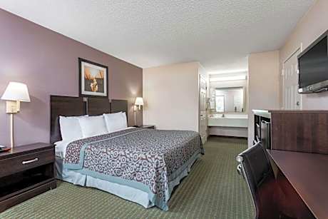 1 King Bed Non-Smoking