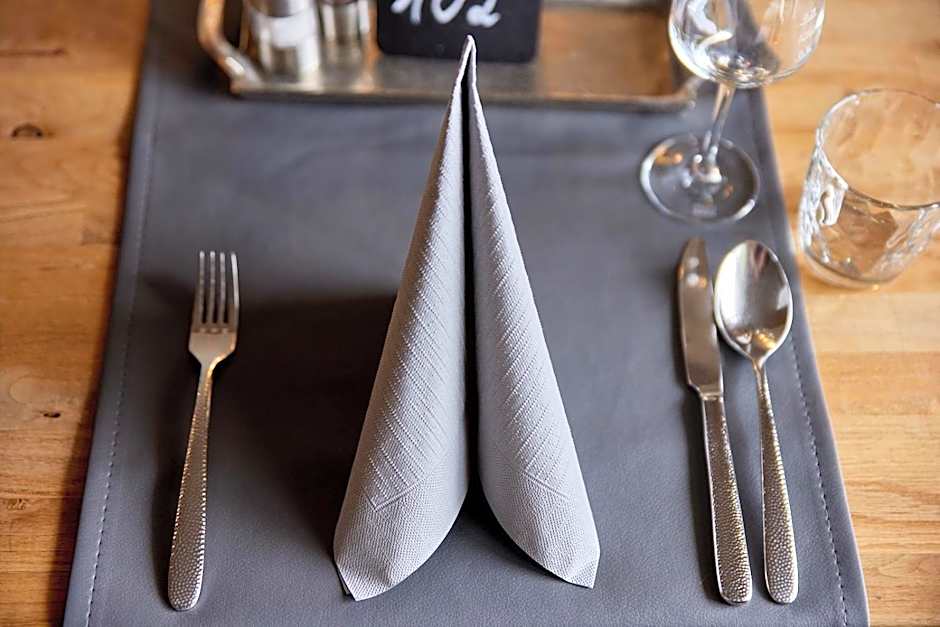 Moselhotel Weinhaus Simon `Sauna`Restaurant`ELadesäule