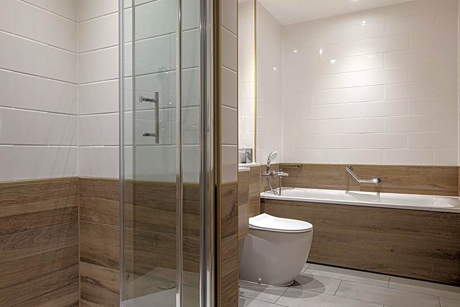 Hilton Cobham