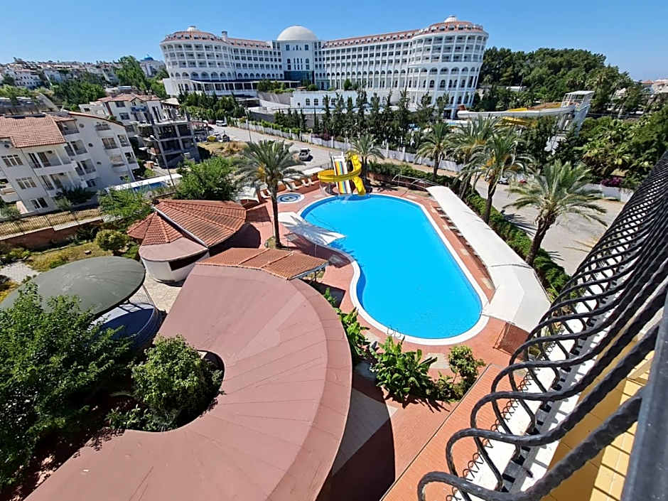 Side Palm D'or Hotel