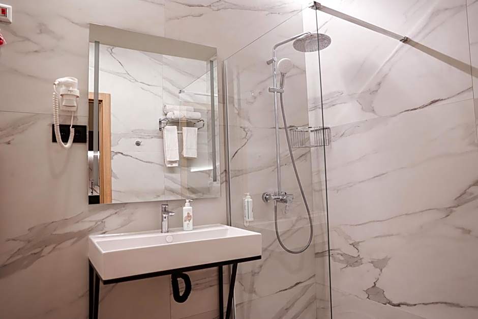 Aerohotel Barcelona Airport 24h
