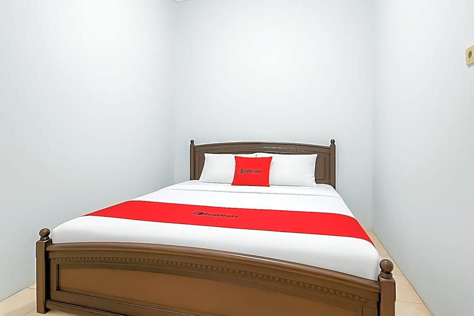 RedDoorz near Metro Bandung