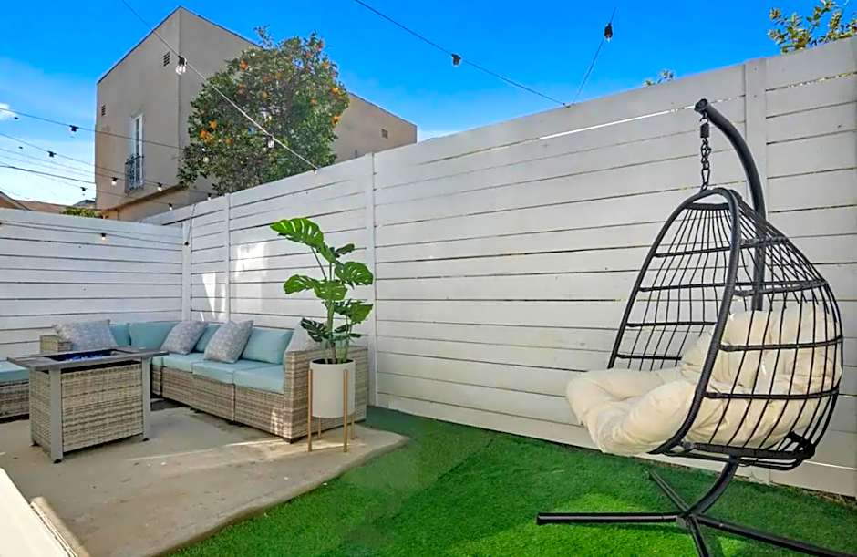 Luxury Mid City Home With Firepit