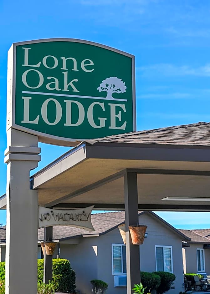 Lone Oak Lodge